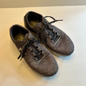 Great Condition- Under Armour Women’s Athletic Shoes- Size 9.5- Gray